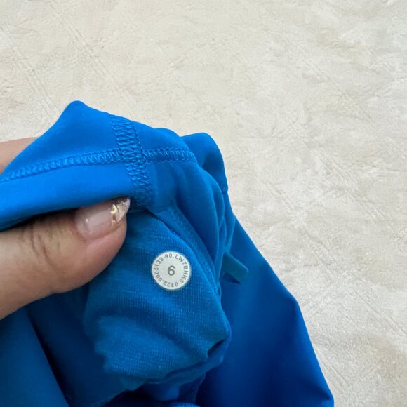 Lululemon Wunder Biker Shorts in Blue Size 6 - Picture 5 of 6